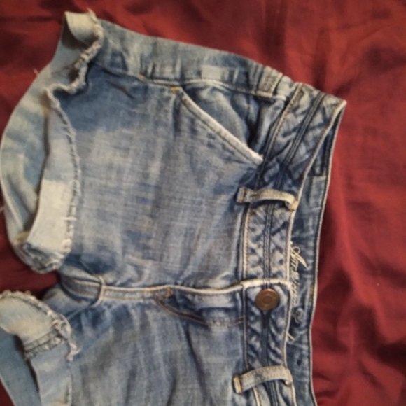 American Eagle Y2K Low-Rise Jean Shorts - Picture 2 of 7